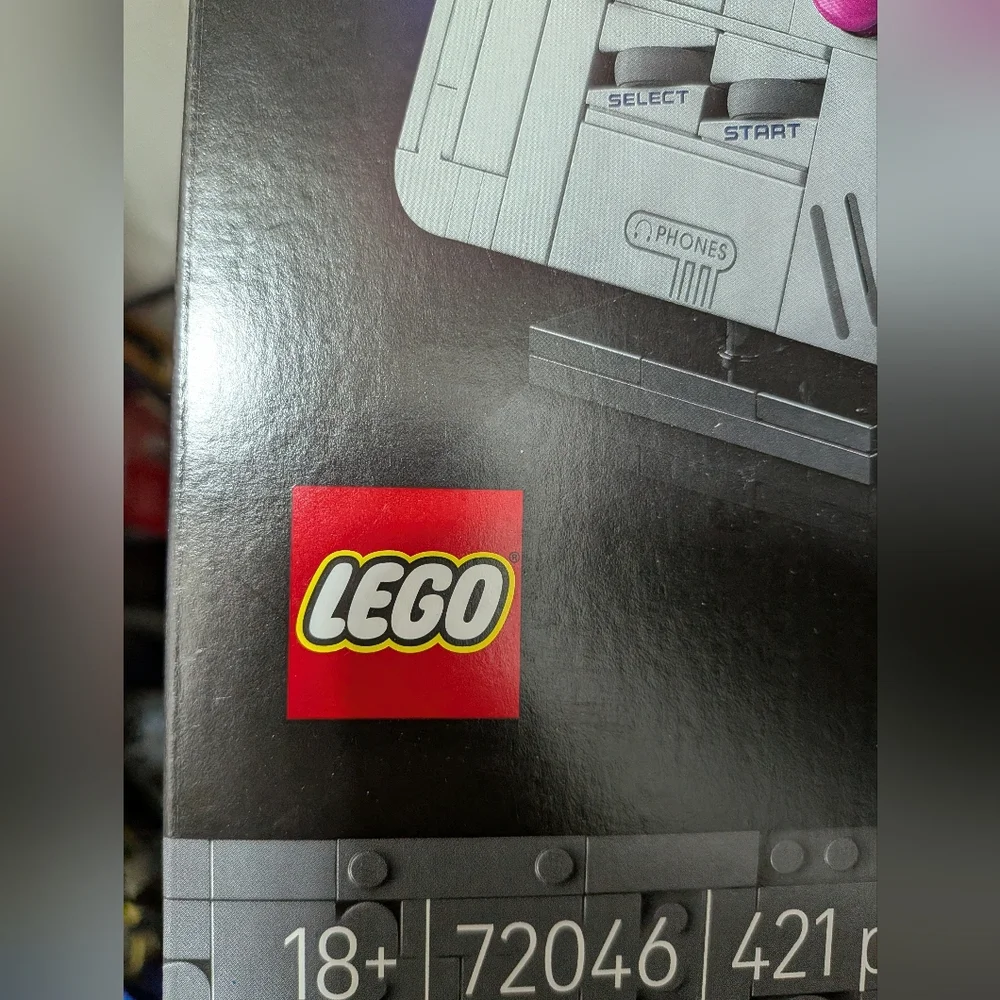 NEW LEGO Nintendo Game Boy Retro Building Set